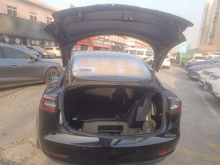 Фото 19 - Tesla Model 3