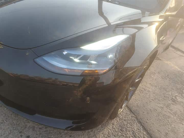 Фото 24 - Tesla Model 3