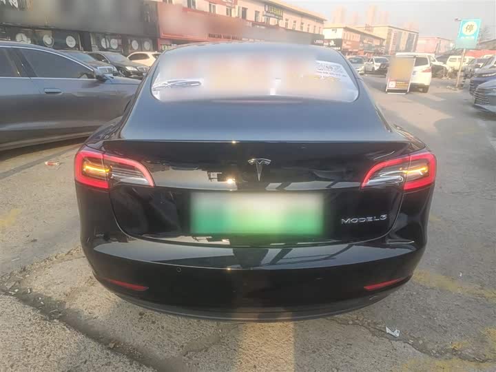 Фото 6 - Tesla Model 3