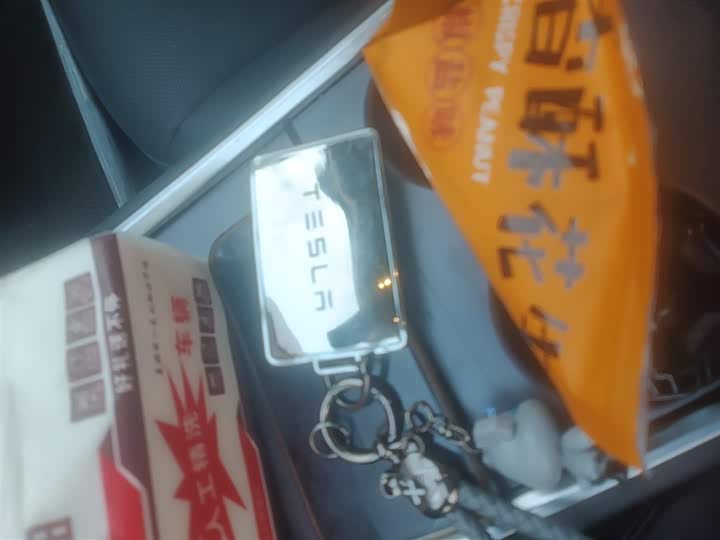 Фото 9 - Tesla Model 3