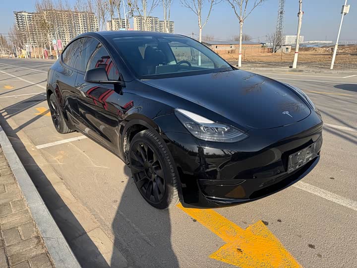Фото 1 - Tesla Model Y