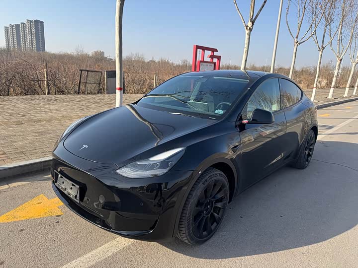 Фото 3 - Tesla Model Y