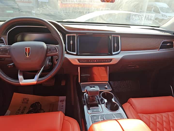 Фото 12 - Hongqi HS7