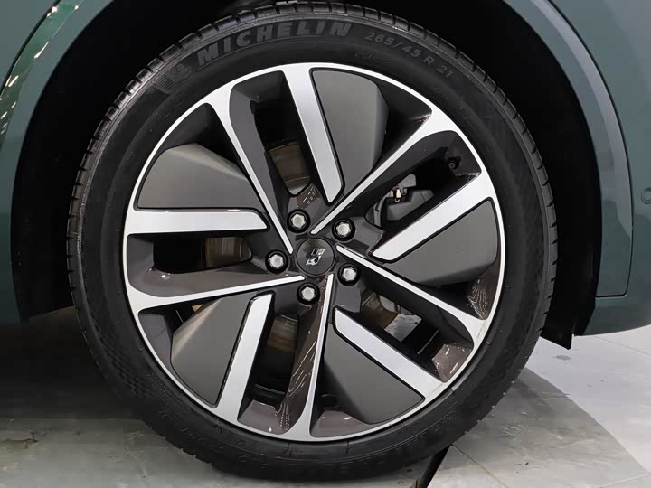 Фото 6 - LiXiang L9