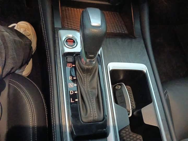 Фото 14 - Nissan Teana