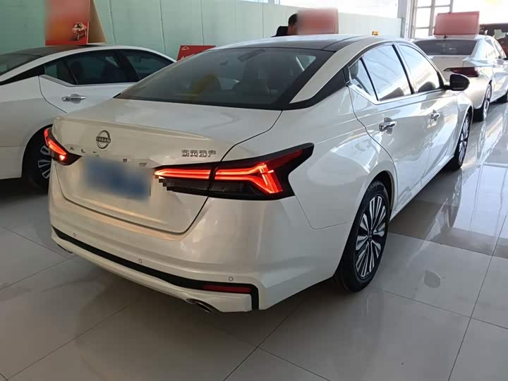 Фото 7 - Nissan Teana