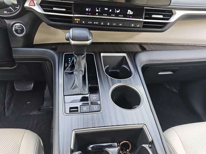 Фото 7 - Toyota Sienna