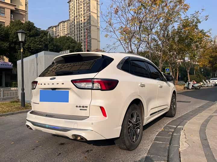 Фото 6 - Ford Escape