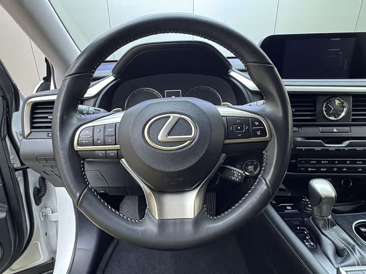 Фото 5 - Lexus RX