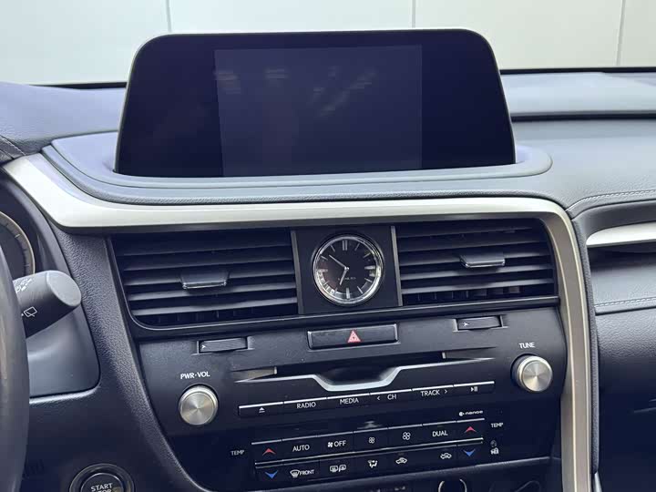 Фото 9 - Lexus RX