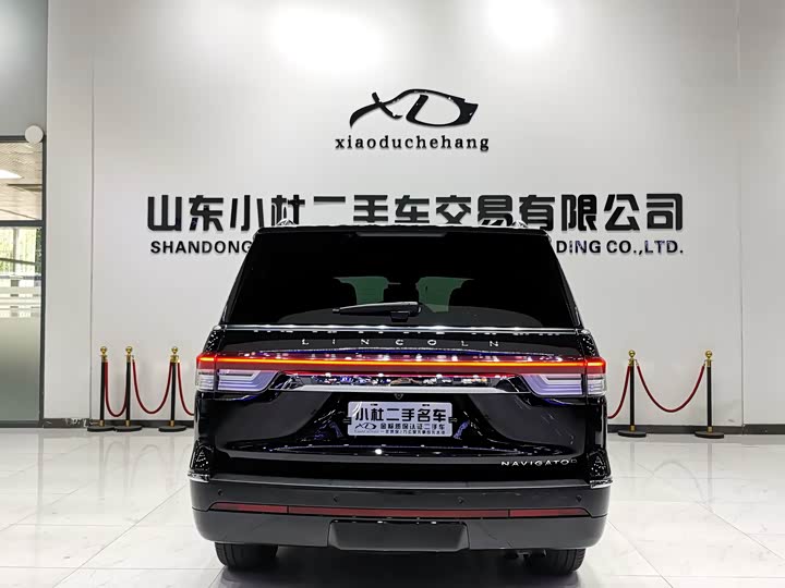 Фото 22 - Lincoln Navigator
