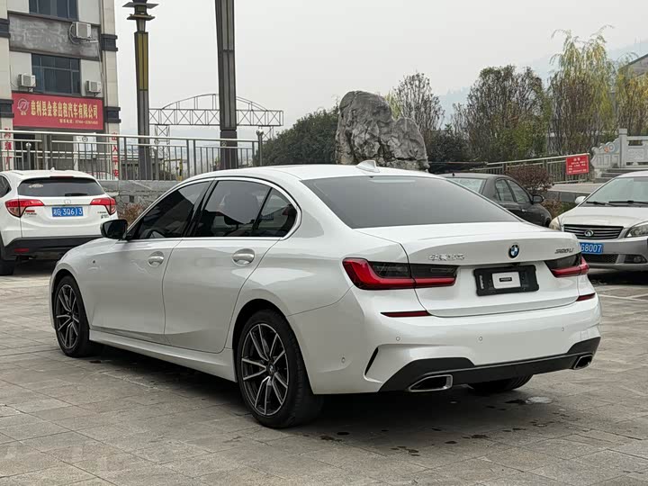 Фото 9 - BMW 3 Series