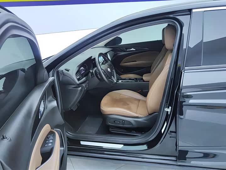 Фото 9 - Buick Regal