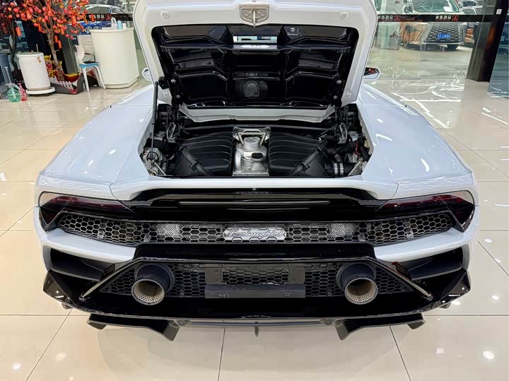 Фото 12 - Lamborghini Huracán