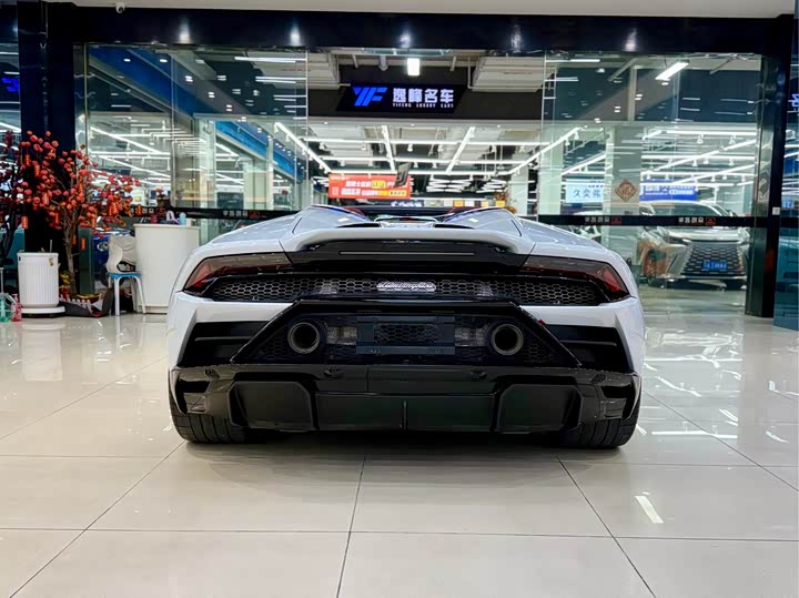 Фото 4 - Lamborghini Huracán