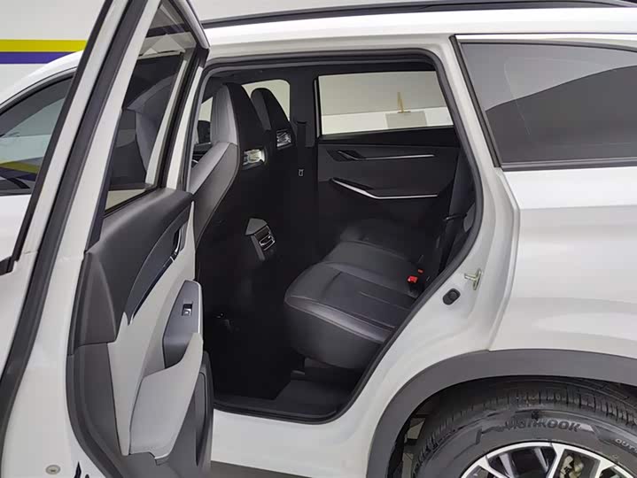 Фото 11 - Changan CS75 Plus