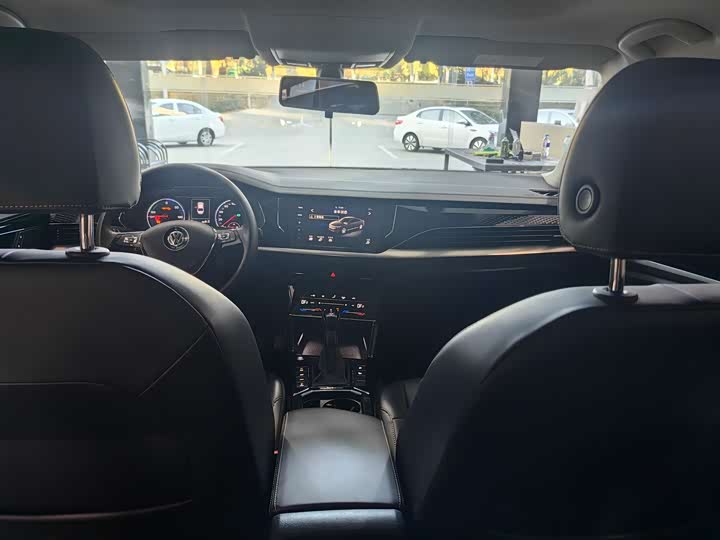 Фото 7 - Volkswagen Passat Hybrid