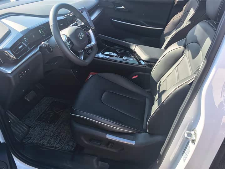 Фото 9 - Hyundai Custo