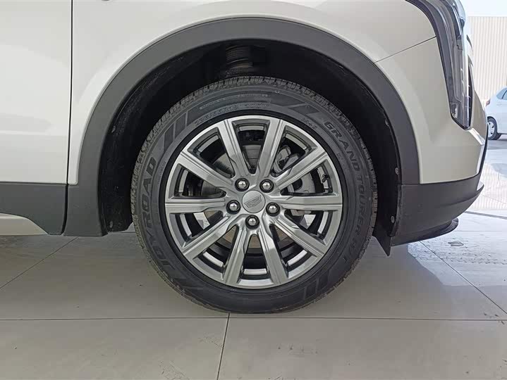 Фото 6 - Cadillac XT4