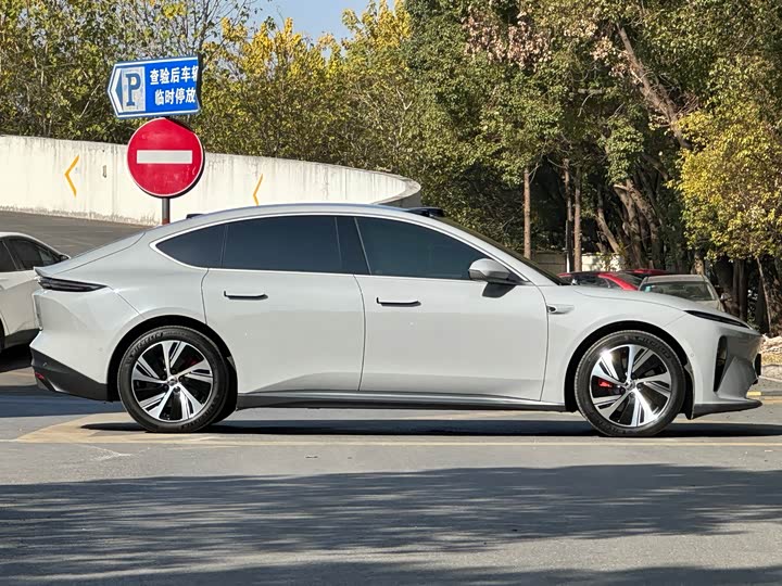 Фото 2 - Nio ET5