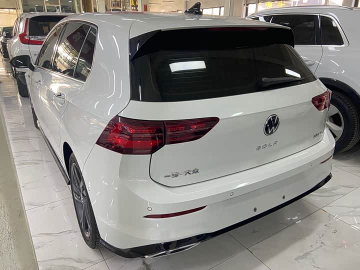 Фото 5 - Volkswagen Golf