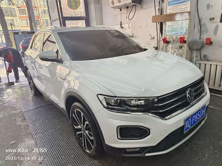 Фото 2 - Volkswagen T-Roc