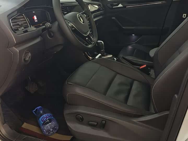 Фото 7 - Volkswagen T-Roc