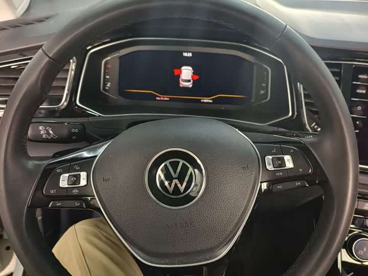 Фото 9 - Volkswagen T-Roc