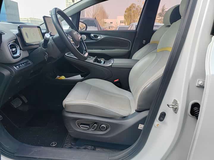 Фото 7 - GAC Aion V