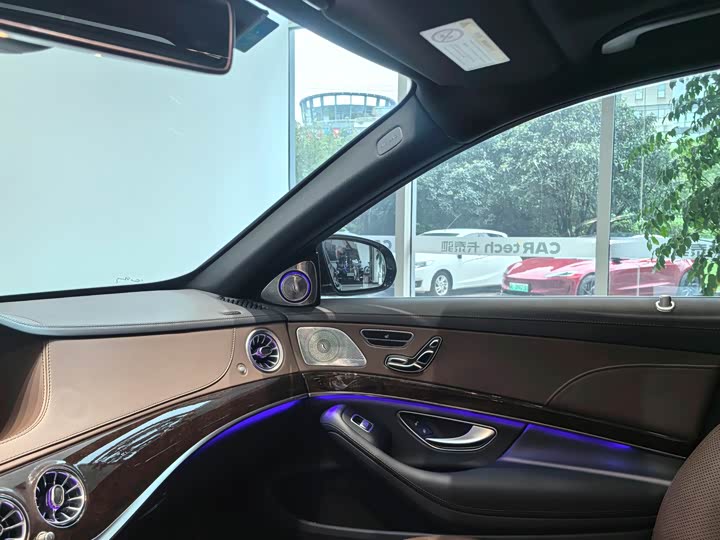 Фото 10 - Mercedes-Benz S-Class