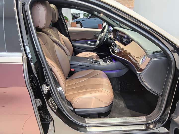 Фото 13 - Mercedes-Benz S-Class