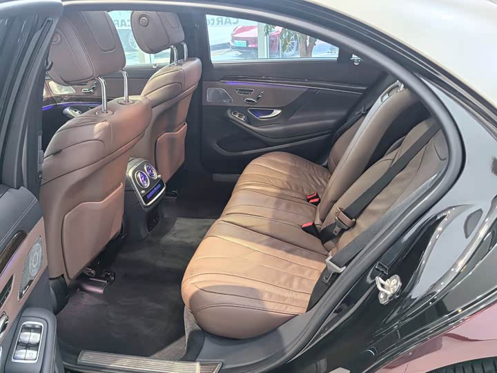 Фото 15 - Mercedes-Benz S-Class