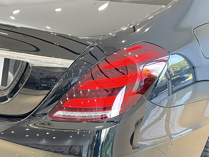 Фото 25 - Mercedes-Benz S-Class