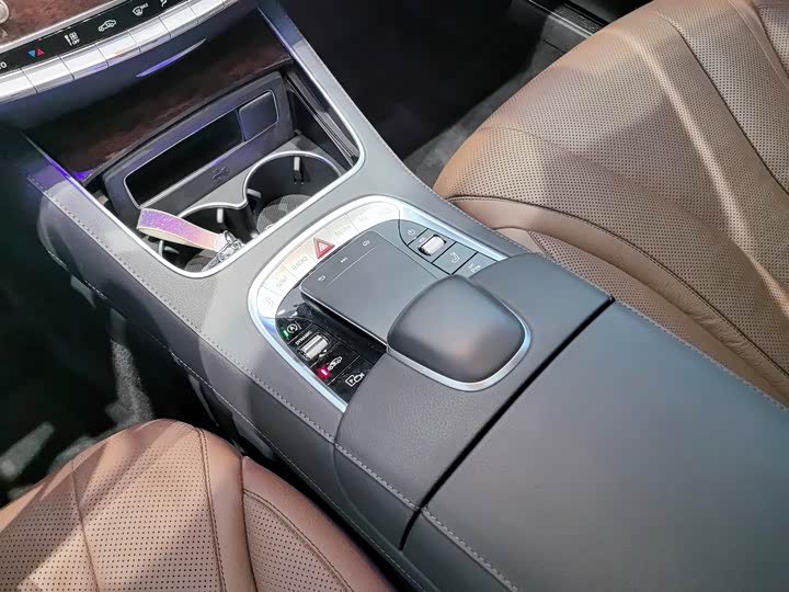 Фото 9 - Mercedes-Benz S-Class
