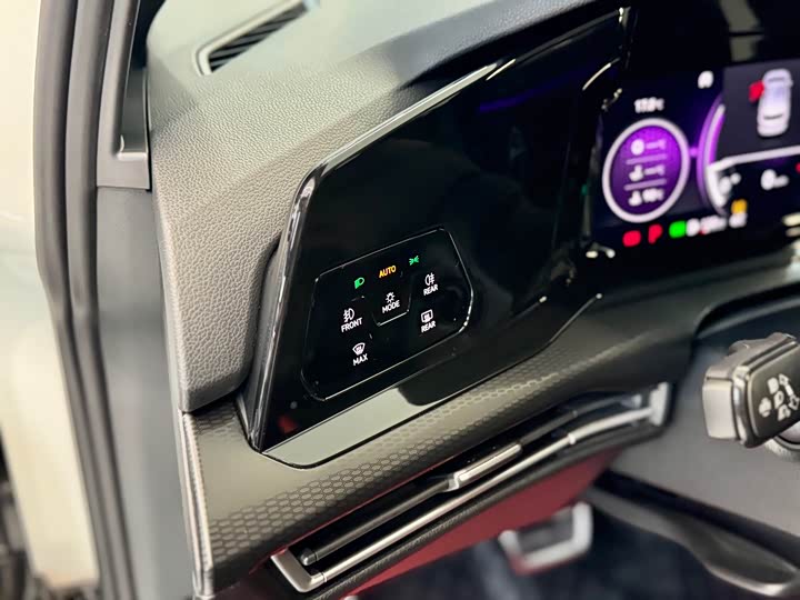 Фото 12 - Volkswagen Golf GTI