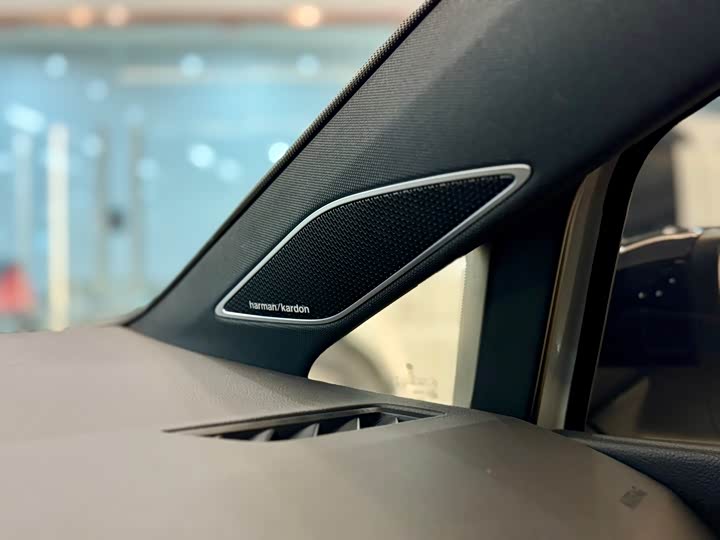 Фото 18 - Volkswagen Golf GTI