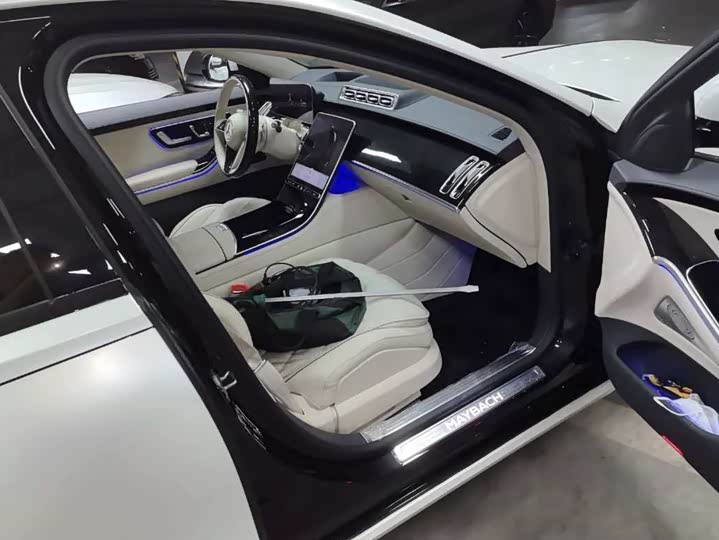 Фото 10 - Mercedes-Benz Maybach S-Class