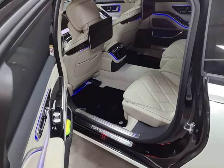 Фото 8 - Mercedes-Benz Maybach S-Class