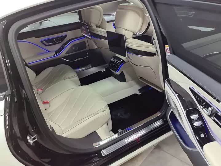 Фото 9 - Mercedes-Benz Maybach S-Class