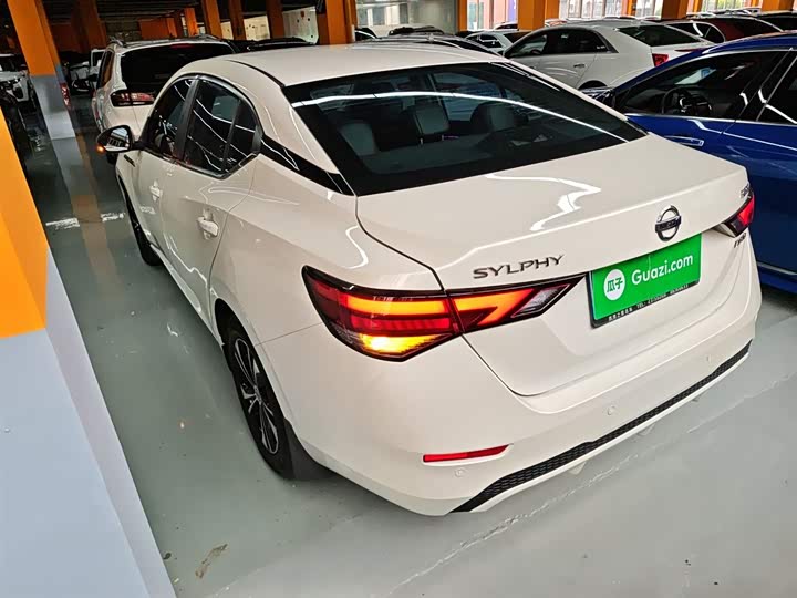 Фото 5 - Nissan Sylphy