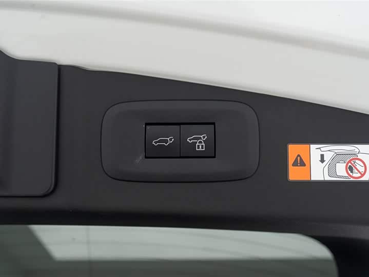 Фото 20 - Lexus RZ