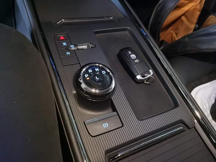 Фото 14 - Ford Mondeo