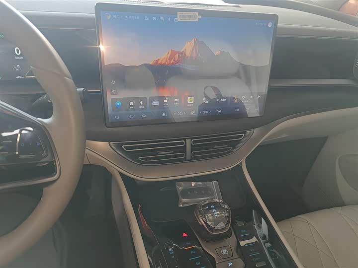 Фото 13 - Denza D9