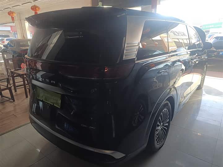 Фото 7 - Denza D9