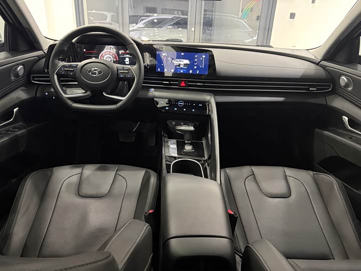 Фото 10 - Hyundai Elantra N line