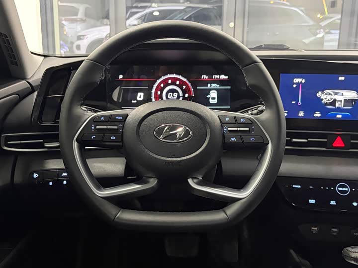 Фото 12 - Hyundai Elantra N line