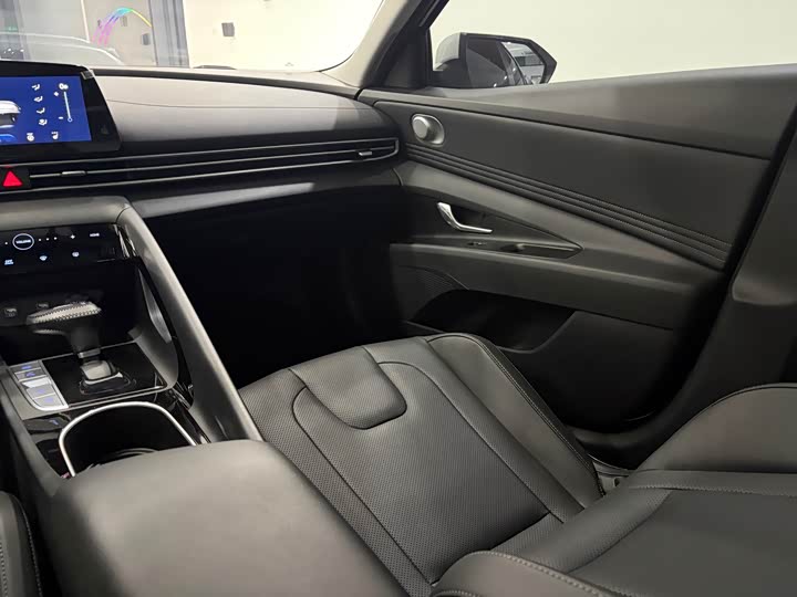 Фото 13 - Hyundai Elantra N line