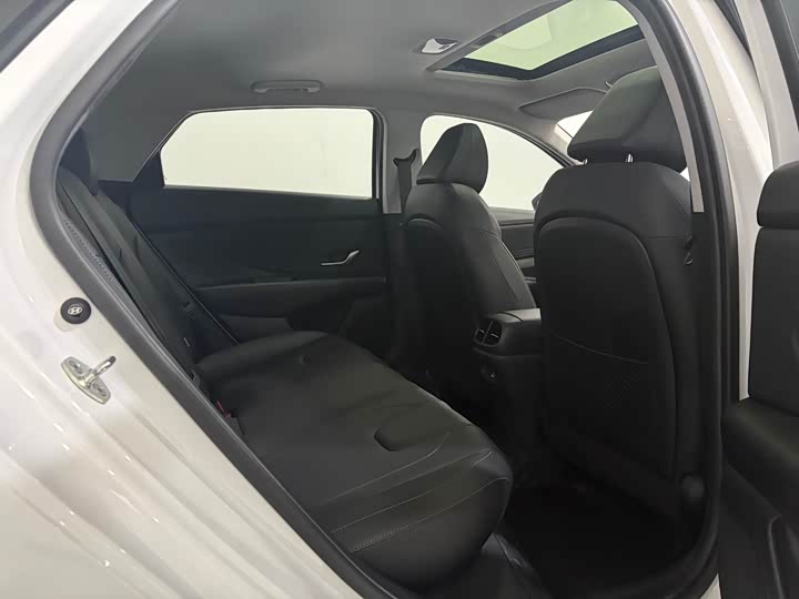 Фото 16 - Hyundai Elantra N line