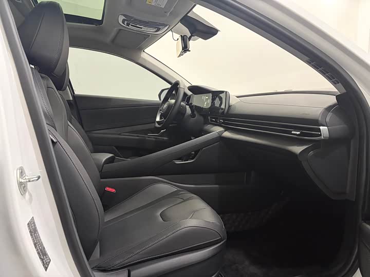 Фото 8 - Hyundai Elantra N line