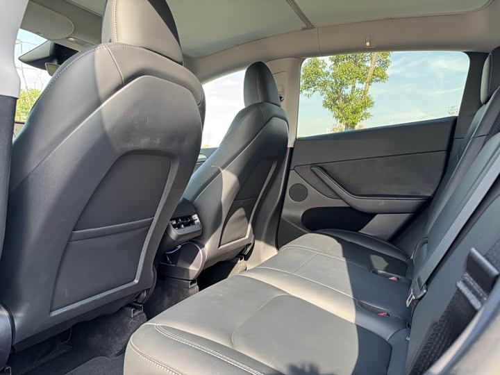 Фото 8 - Tesla Model Y